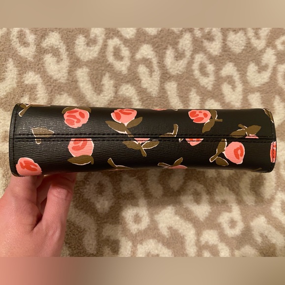 kate spade wristlet - Picture 6 of 11